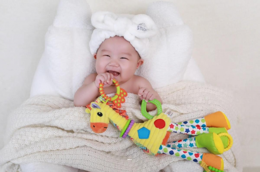 台湾四个月宝宝揉眼睛 台湾四个月宝宝揉眼睛